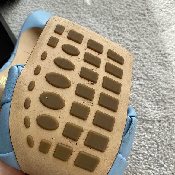 ✨SOLD✨Bottega Veneta Leather Slides - Picture 8 of 9